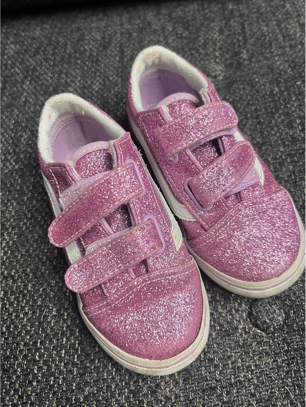 Vans toddler glitter size 9 Old Skool V sneakers pink white sole